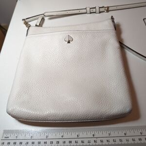 Kate Spade New York Polly Small Swing Pack in Optic White